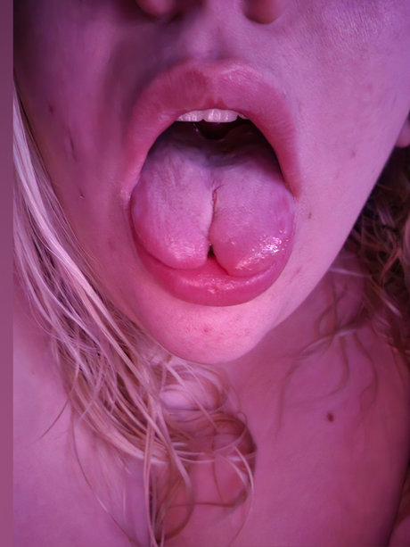 Naken läckt OnlyFans-bild av Rayven Rosario
