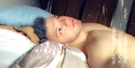 Alasti lekkinud OnlyFans-i pilt James