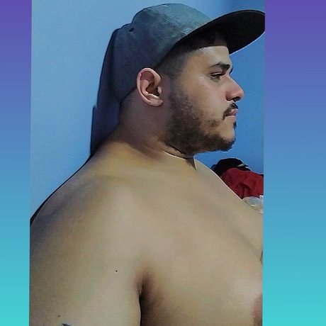 Naakte gelekte OnlyFans-foto van Raymond4me