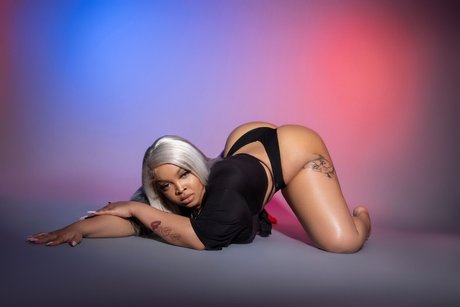 Nahá fotka uniklých OnlyFans od Honeys Hideout 