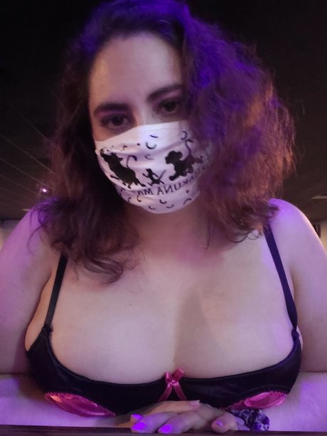 Naken lekkede OnlyFans-bilde av Raven