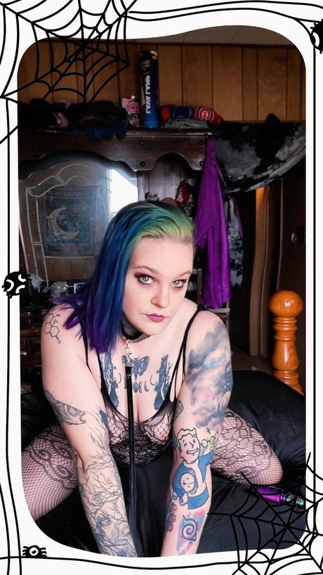 Naken läckt OnlyFans-bild av V 