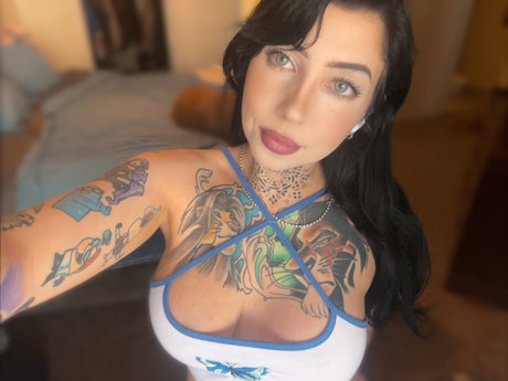 Alasti lekkinud OnlyFans-i pilt Raven Haze