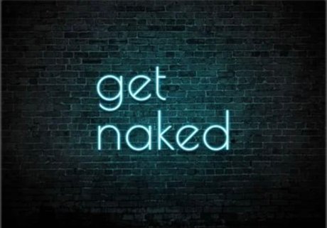 Naken läckt OnlyFans-bild av B