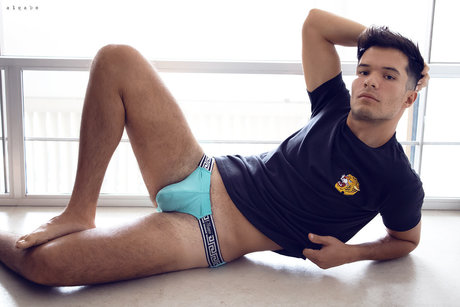 Naakte gelekte OnlyFans-foto van Raul Urzua