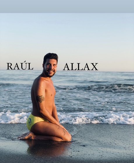 Nahá fotka uniklých OnlyFans od R 