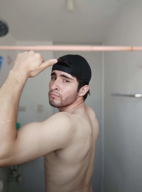Naken läckt OnlyFans-bild av Raul Diaz