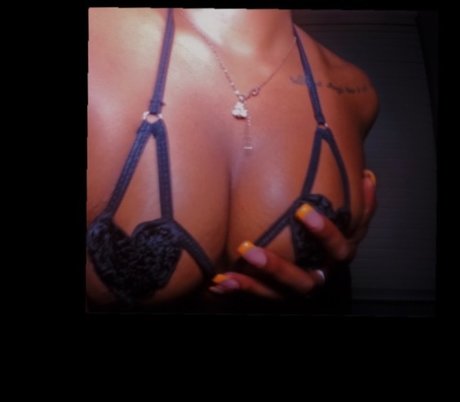 Foto nua vazada do OnlyFans de Rarri