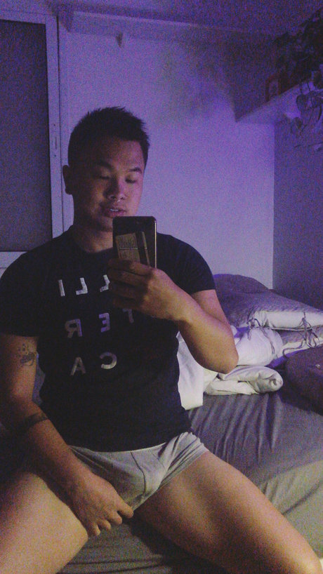 Naken läckt OnlyFans-bild av Jon