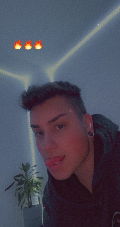 Nahá fotka uniklých OnlyFans od Yourboyorlando