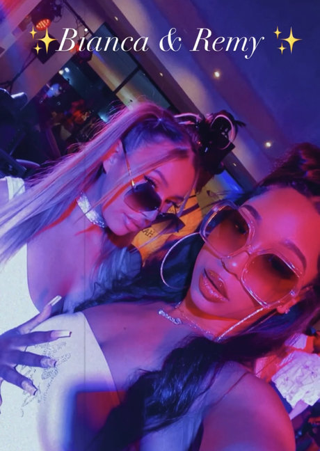 Naken läckt OnlyFans-bild av Remy Ampamp Bianca Dollas