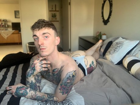 Naken läckt OnlyFans-bild av Remi And Max