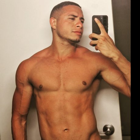 Naken läckt OnlyFans-bild av Reikxxl