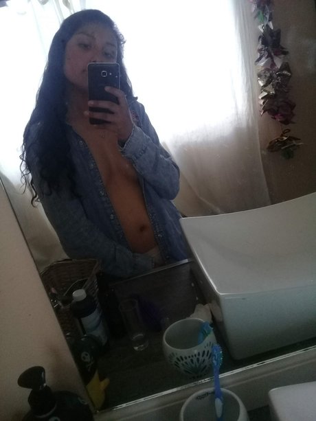 Naken läckt OnlyFans-bild av Regina