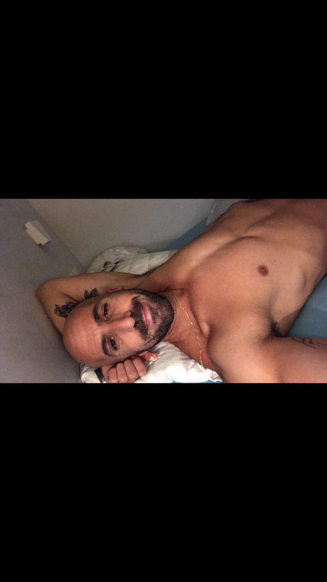 Naakte gelekte OnlyFans-foto van Reemush123