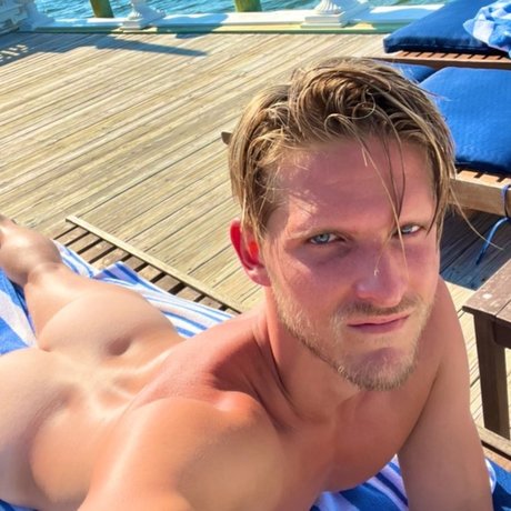 Обнаженная фотография утечки OnlyFans от Reed Erotica