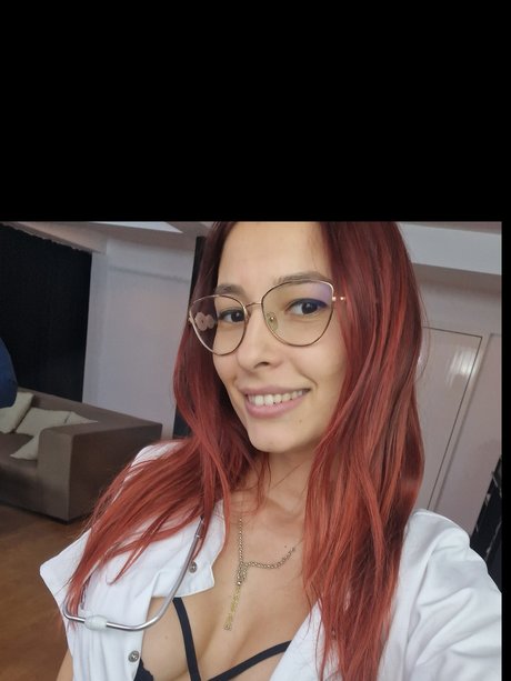 Naken läckt OnlyFans-bild av Rosse Your Tiny Sexy Neighbor 