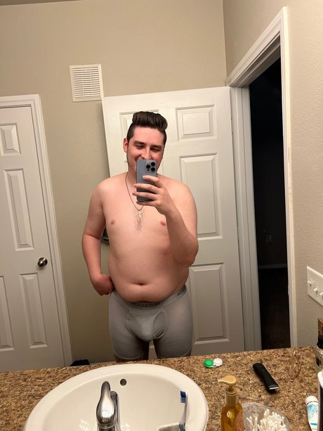 Обнаженная фотография утечки OnlyFans от Therealwagstaff