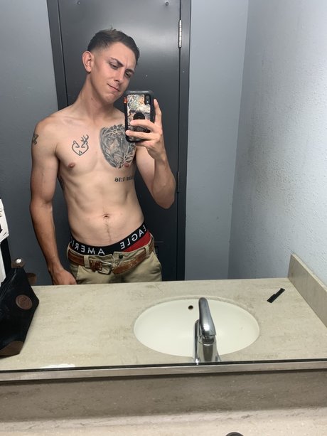 Обнаженная фотография утечки OnlyFans от Hunter