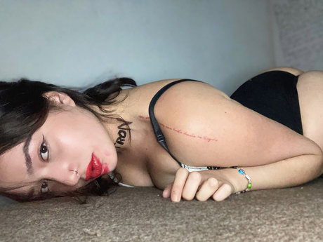 Photo nue de fuite OnlyFans de Roslyn Shalala