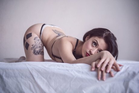 Alasti lekkinud OnlyFans-i pilt Romina Sunshine