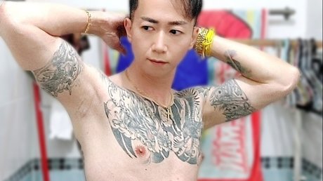 Photo nue de fuite OnlyFans de  Roman James Kiew