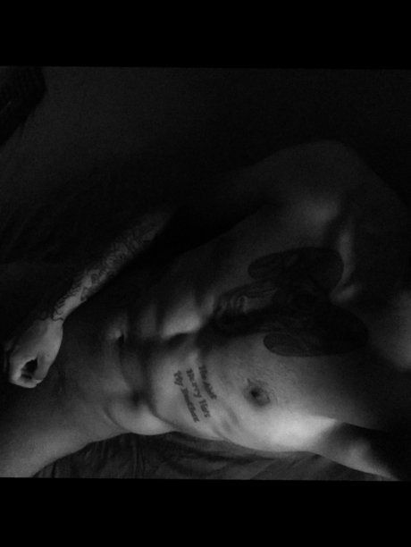 Naakte gelekte OnlyFans-foto van Roko Danger