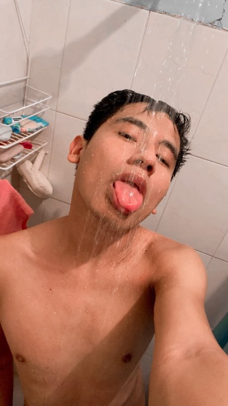 Naken läckt OnlyFans-bild av Roid Garcia