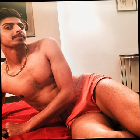 Alaston vuotanut OnlyFans-kuva Rocky Kasyap