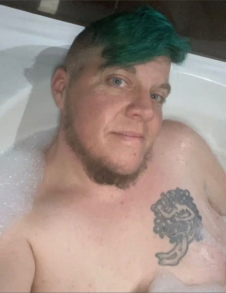 Nøgent lækket OnlyFans-billede af Rocco Saturn