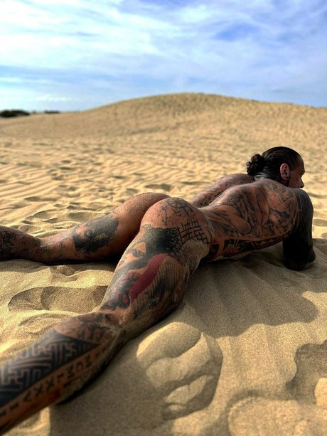 Naakte gelekte OnlyFans-foto van Rob Diesel Vip