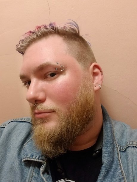 Naken läckt OnlyFans-bild av Rusty Manhammer