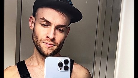 Naakte gelekte OnlyFans-foto van Richard Ruschel