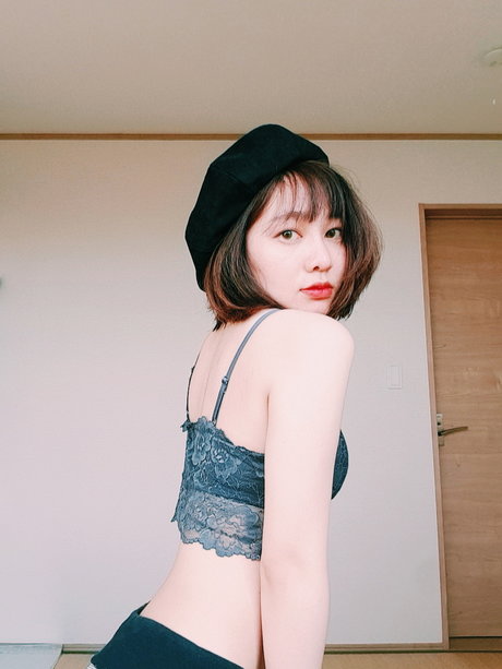 Alasti lekkinud OnlyFans-i pilt Rubyko