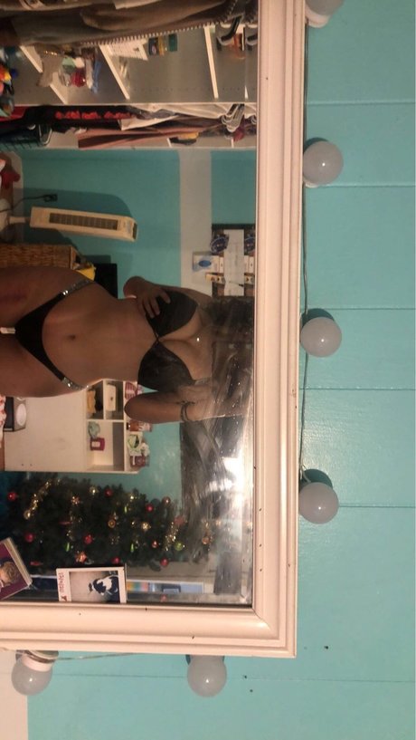 Alaston vuotanut OnlyFans-kuva Vanessa  Cruz