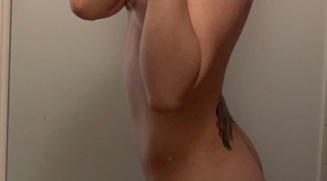 Nahá fotka uniklých OnlyFans od Robin Roy