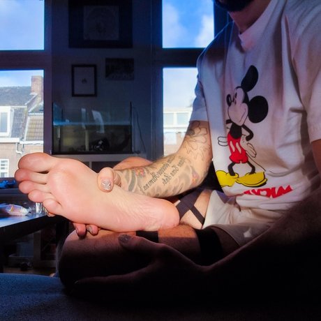 Nahá fotka uniklých OnlyFans od Royal Male Feet