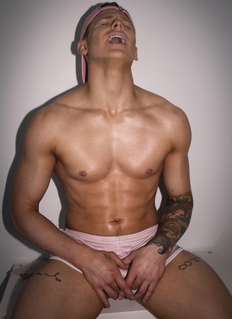 Alaston vuotanut OnlyFans-kuva Uhmatthew