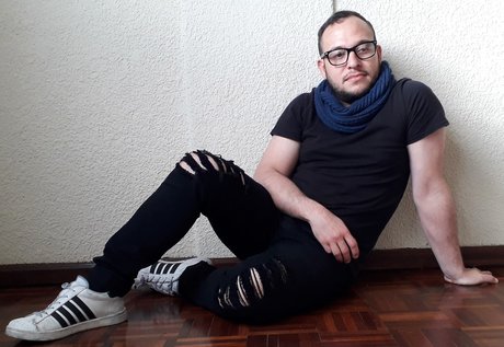Alaston vuotanut OnlyFans-kuva Xtracheo