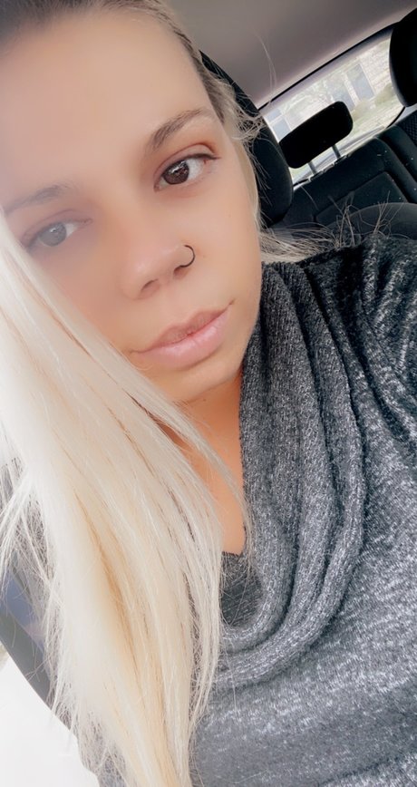 Naken läckt OnlyFans-bild av Jessica Tony