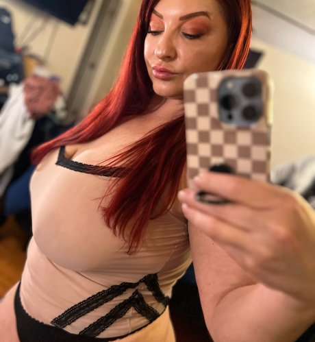 Обнаженная фотография утечки OnlyFans от Rosecurves