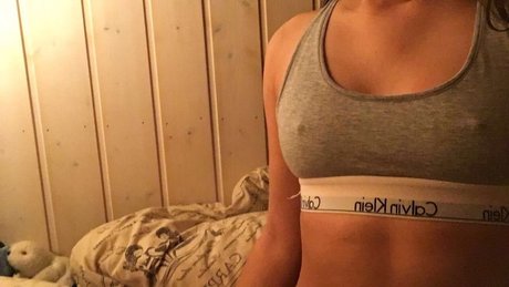 Naken läckt OnlyFans-bild av Sam