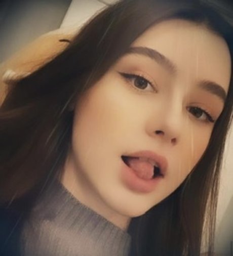 Alaston vuotanut OnlyFans-kuva Dailana Loma