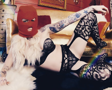 Naken läckt OnlyFans-bild av Sacredrebelgirl
