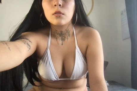 Alasti lekkinud OnlyFans-i pilt Canelit