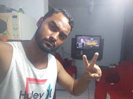 Naken läckt OnlyFans-bild av R Silva