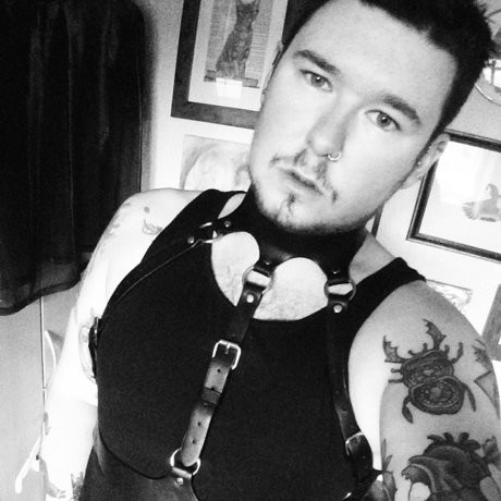 Naakte gelekte OnlyFans-foto van Ryon Jones