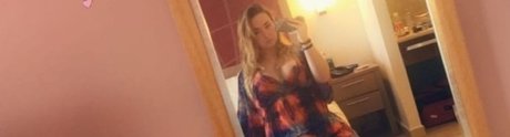 Naakte gelekte OnlyFans-foto van Ryelee Rabbit