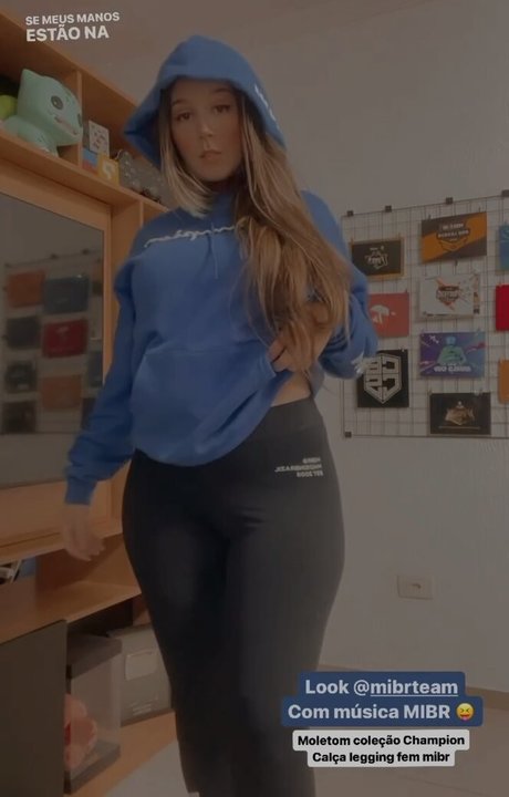 Foto di nudo di fuga di OnlyFans di Carolzinha Sg