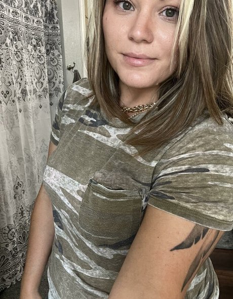 Foto di nudo di fuga di OnlyFans di Linabebe123
